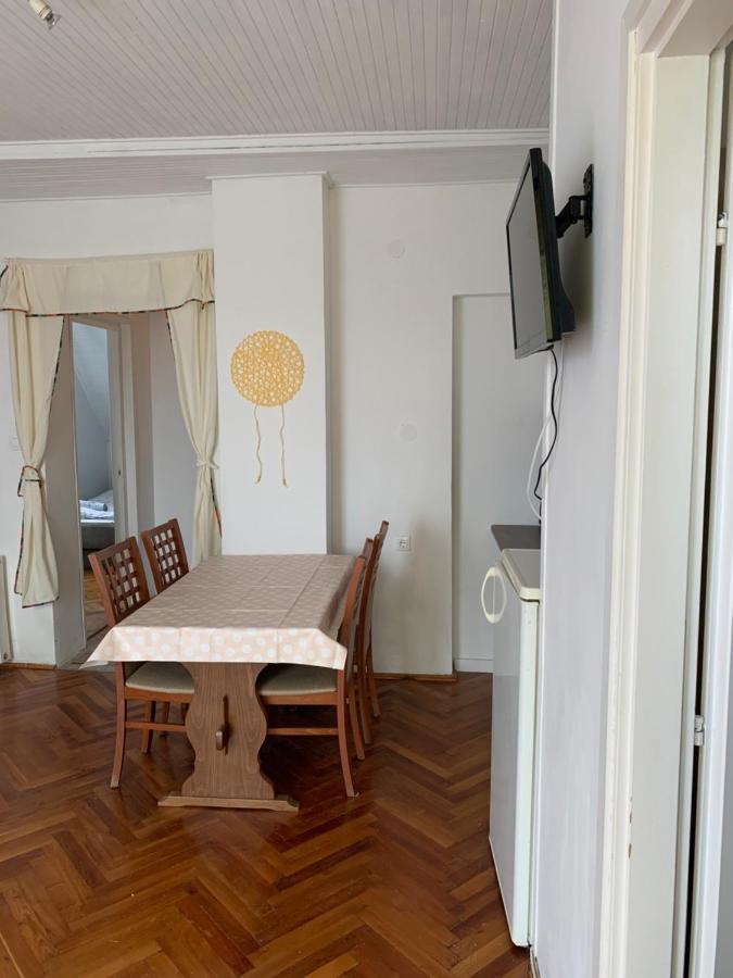 Kriszta Apartmanhaz Lägenhet Balatonlelle Exteriör bild