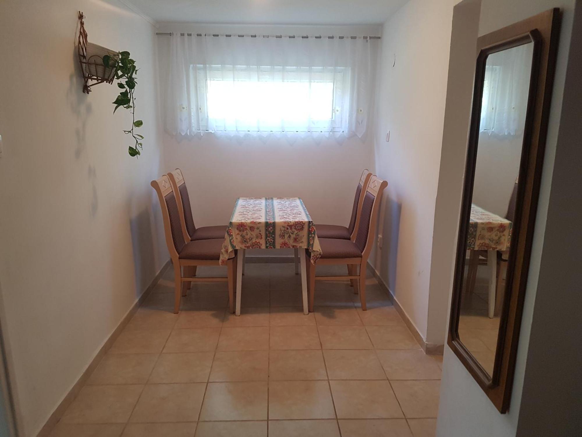 Kriszta Apartmanhaz Lägenhet Balatonlelle Exteriör bild